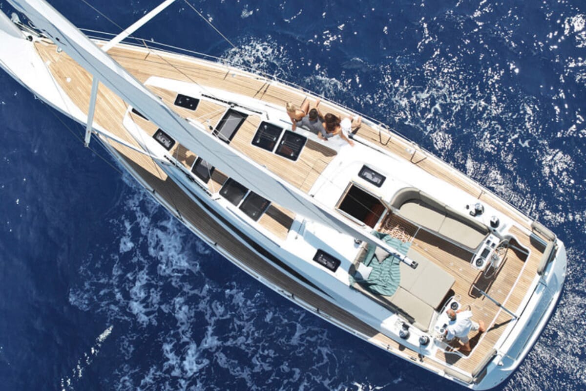 Luxury Sailboat 14 pax